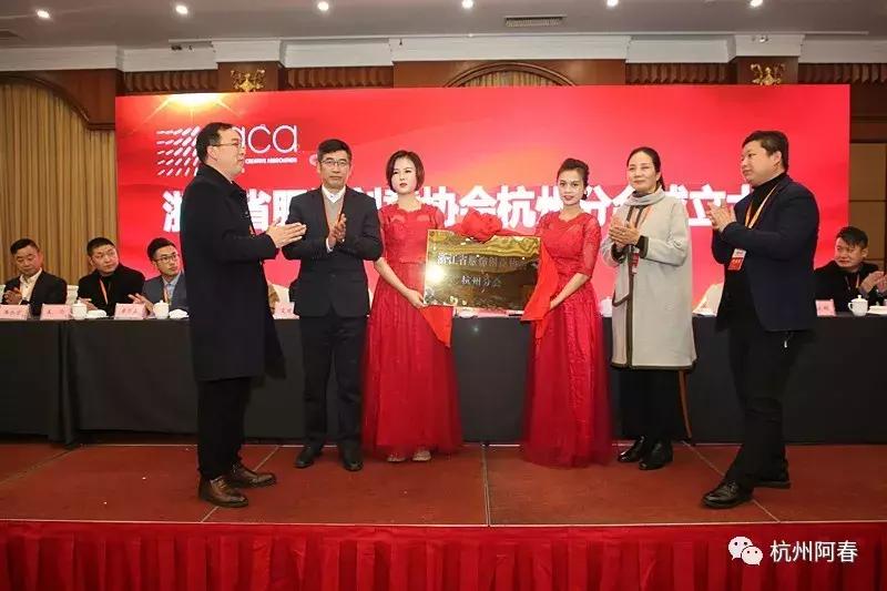 超百图再现2018年服装圈内那三十道靓丽风景……