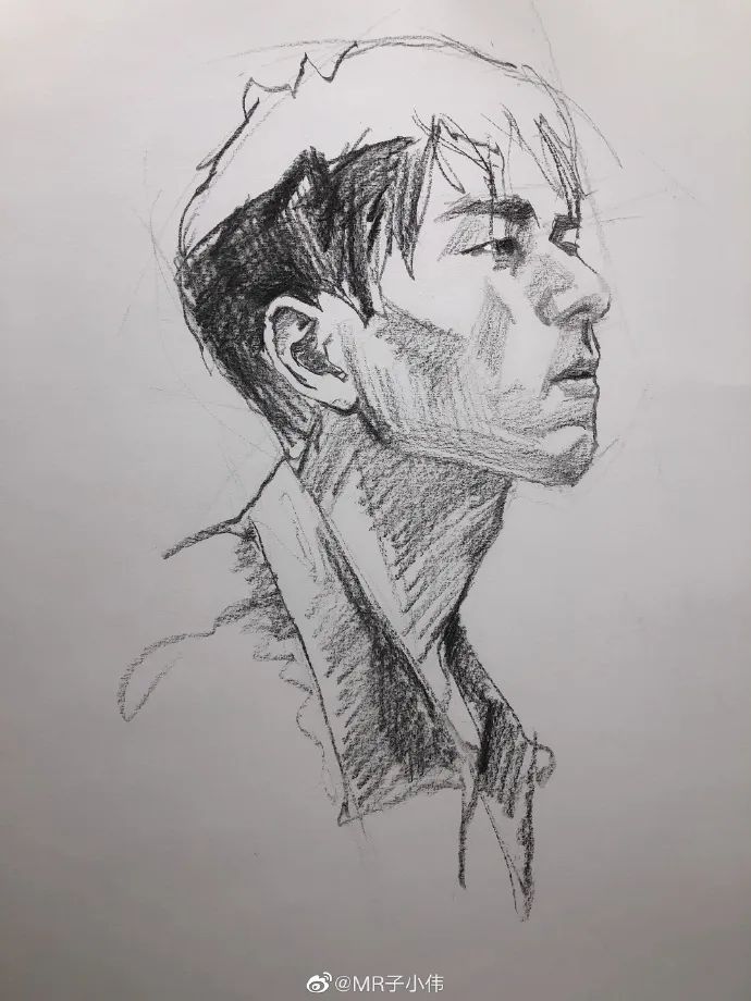 画一幅素描100万笔,胡歌、李现、迪丽热巴在他笔下全都画活了