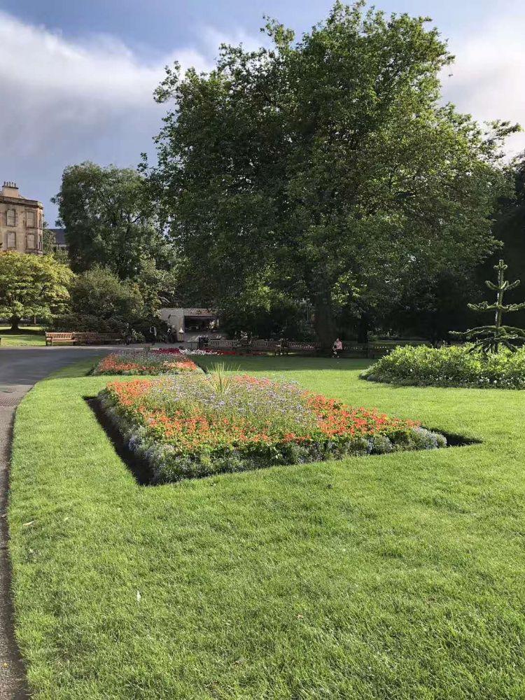 英国留学住宿费用有几种支付方式,英国留学住宿预订好可以提前入住