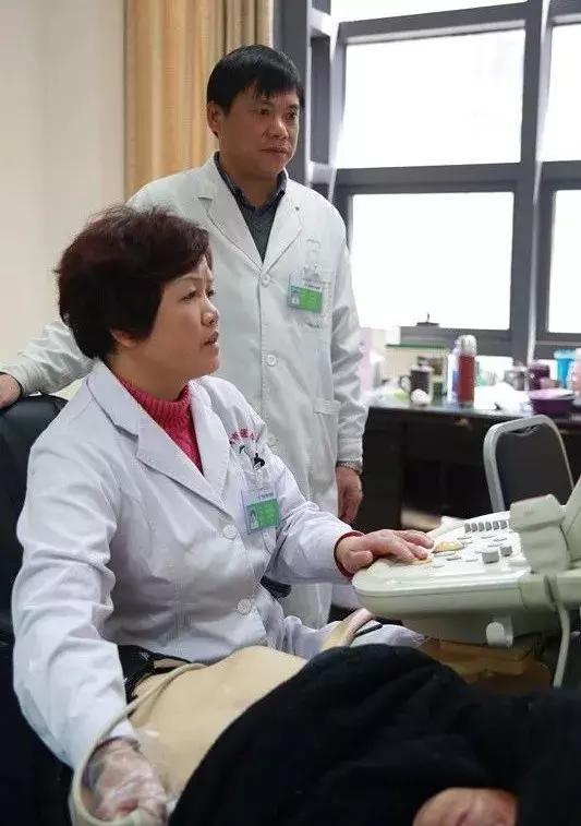 彩超怎么在屏幕上看是黑白的,为什么我的彩超是黑白色