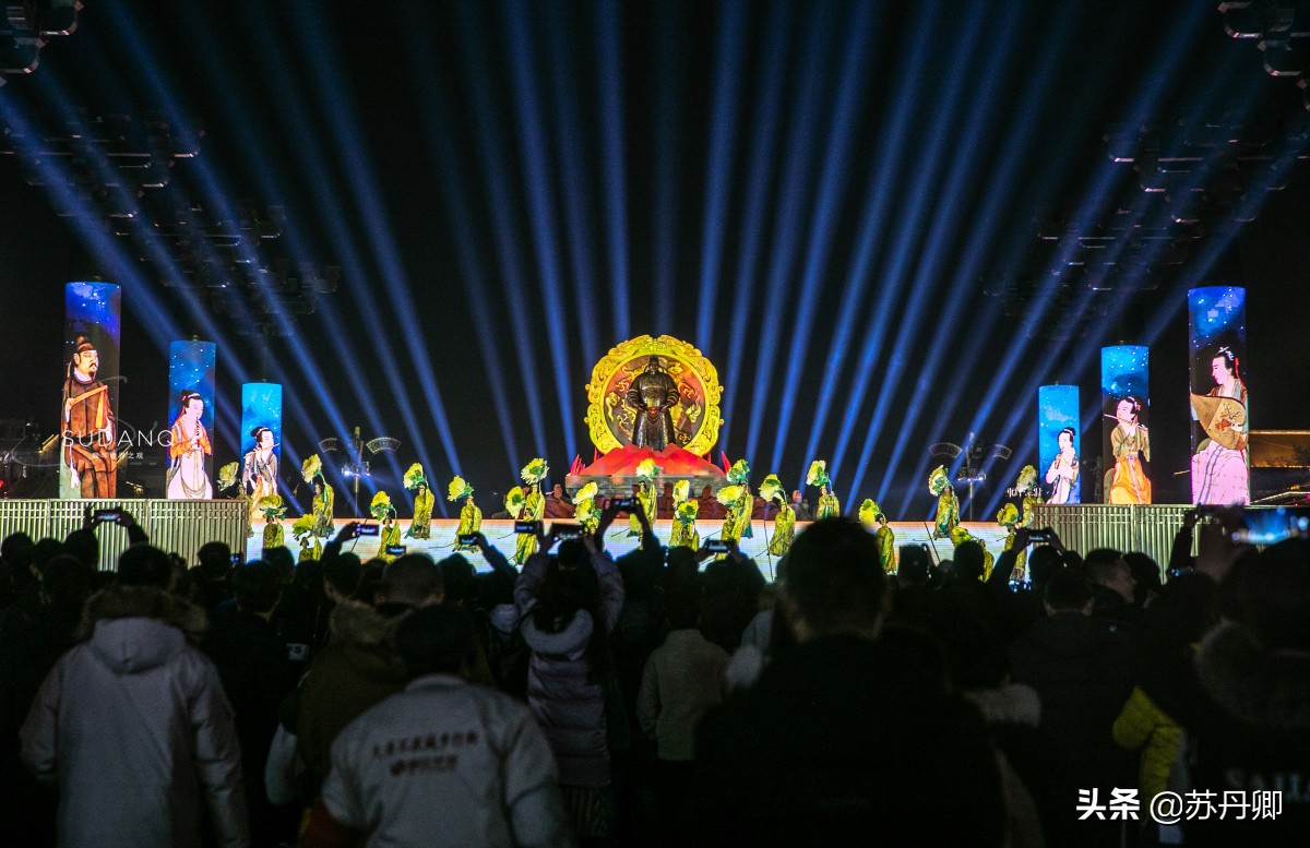 西安大唐不夜城又名灯具城,西安大唐不夜城有意思吗