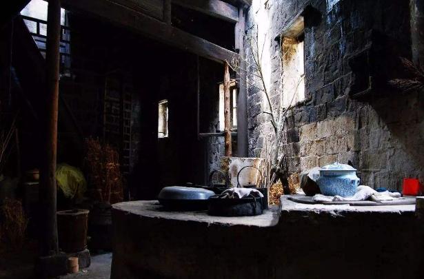 老院子乡愁散文,记忆中的老屋乡土散文