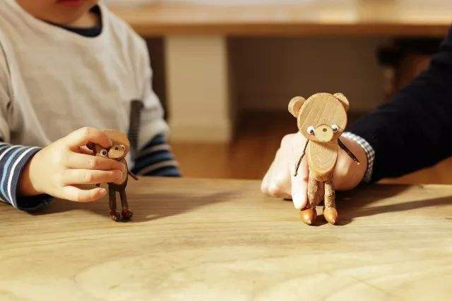 怎么才能敞开心扉与人交流,孩子不愿与父母沟通交流怎么办