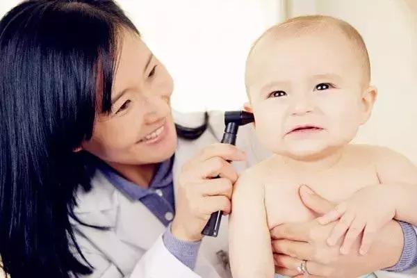 宝宝中耳炎是怎么引起的,宝宝耳朵中耳炎怎么处理