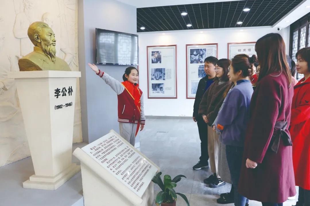 学党史悟真理不忘初心为人民,学党史砺初心为民办事在行动