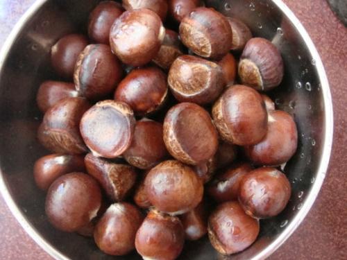 板栗用热水煮还是用冷水煮,板栗是用凉水煮还是用开水煮
