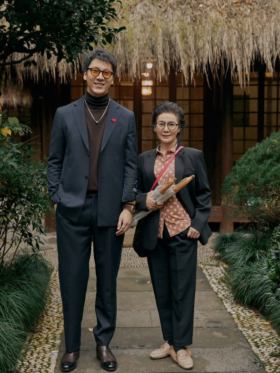 这几款高跟鞋平底鞋尽显你的气质,今年流行的高跟鞋平底鞋