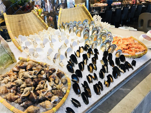 东莞｜康帝国际酒店仅1199高级客房+自助早晚餐+饮品券2张+小公仔