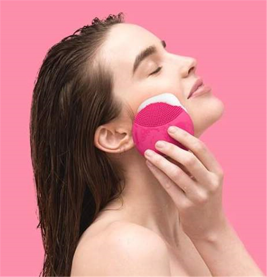 “小脸梦”光靠护肤品怎么够?美容仪才是留住青春的神助攻