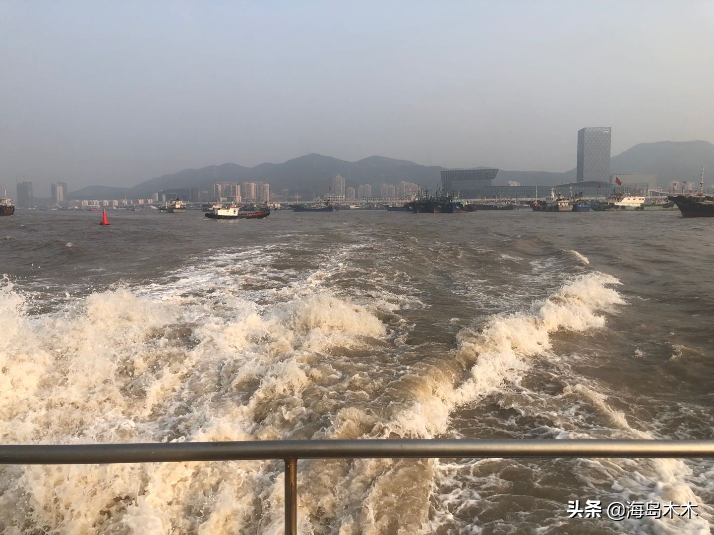 舟山是不是都是小岛组成的,舟山是个岛吗