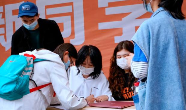 武汉多校现天价学费,武汉多所民办高校出现天价学费