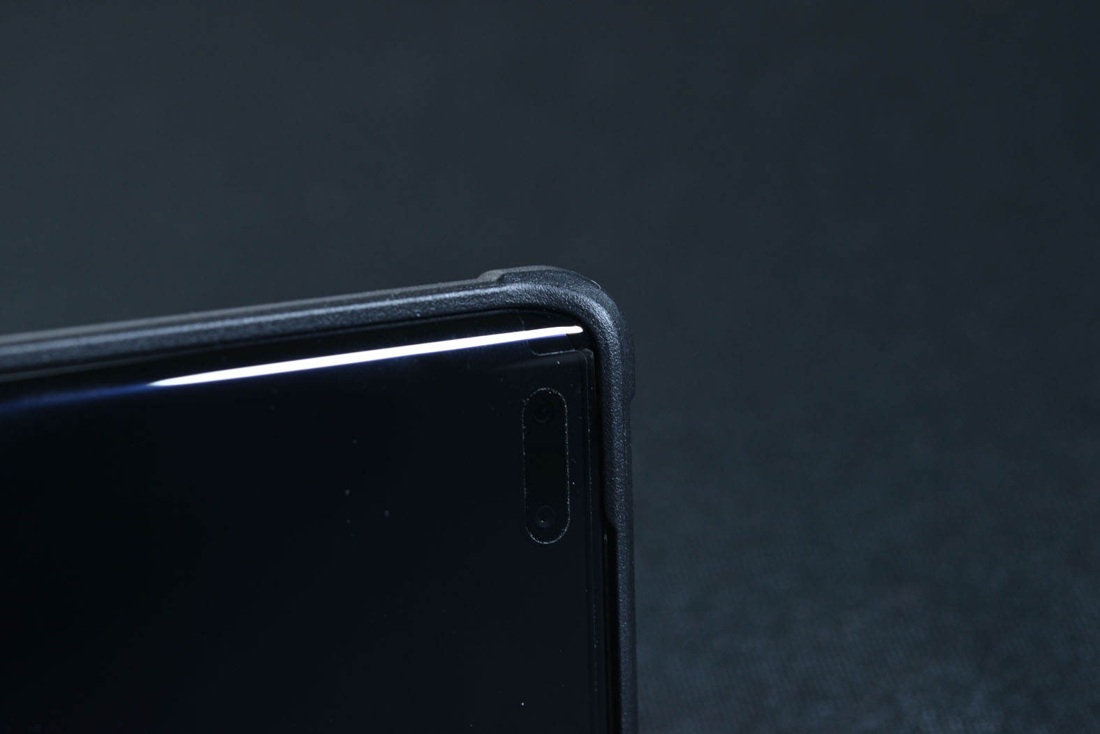 7000块的华为mate40pro,mate40pro蓝猩护甲防摔壳