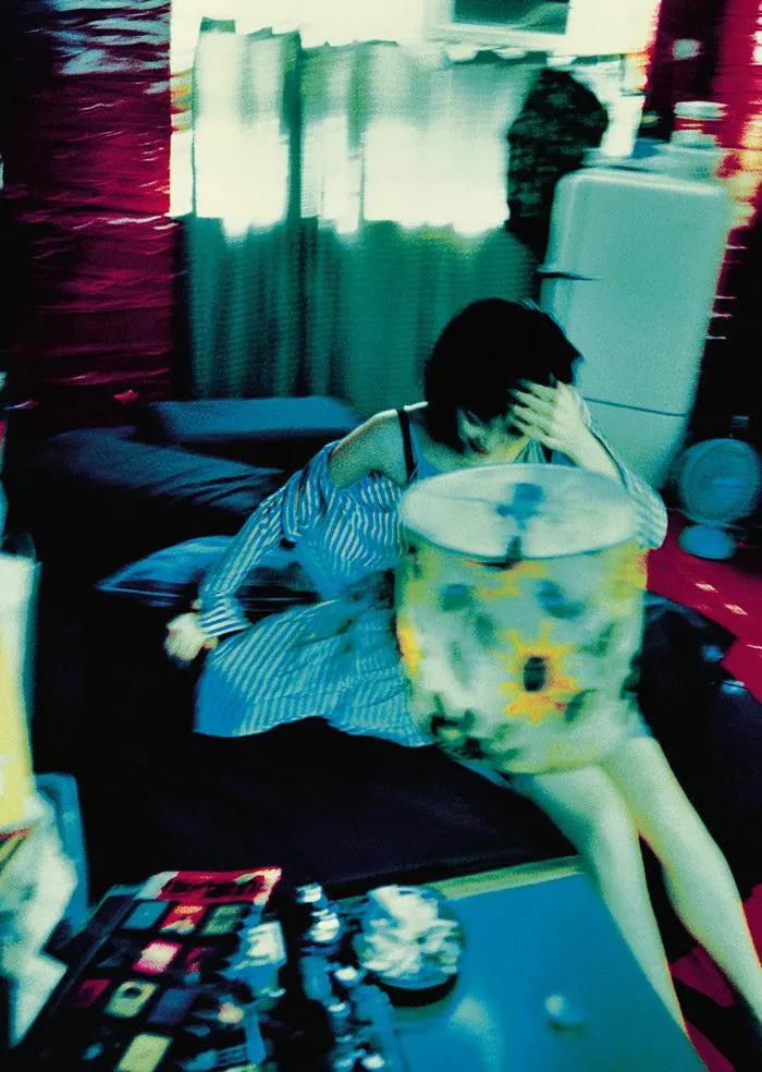 王菲广告大赏完整版,发几张王菲在90年代初做的广告