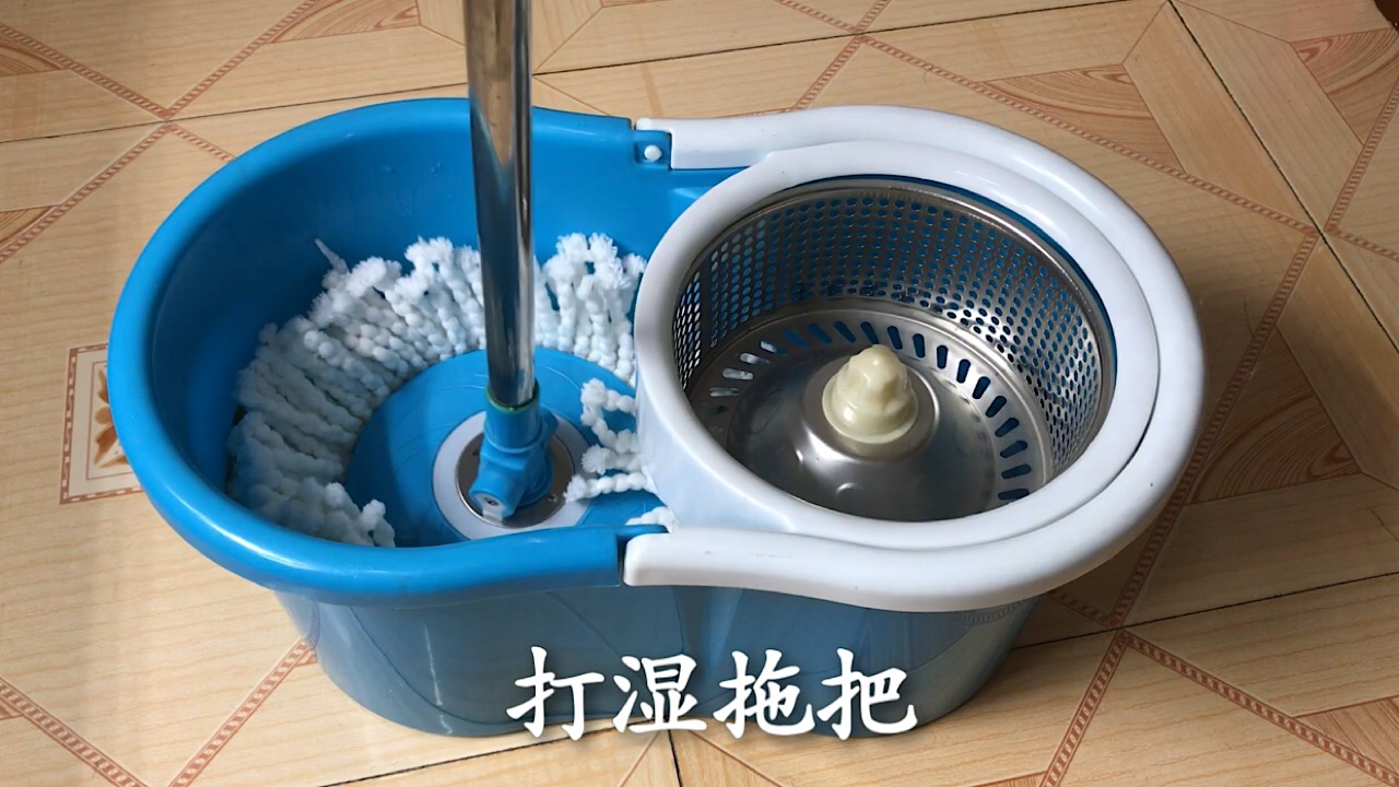 清水拖地干净不留水渍,怎样拖地地板才会干净又亮