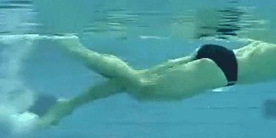 速泳25米自由泳速成,抬头式自由泳的速成方法