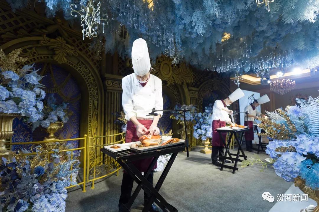 鎵撳紑浣犵殑鍛宠暰浜彈鑸屽皷涓婄殑缇庨,鏉ヤ竴鍦鸿瑙夌洓瀹村惂鑸屽皷涓婄殑缇庨