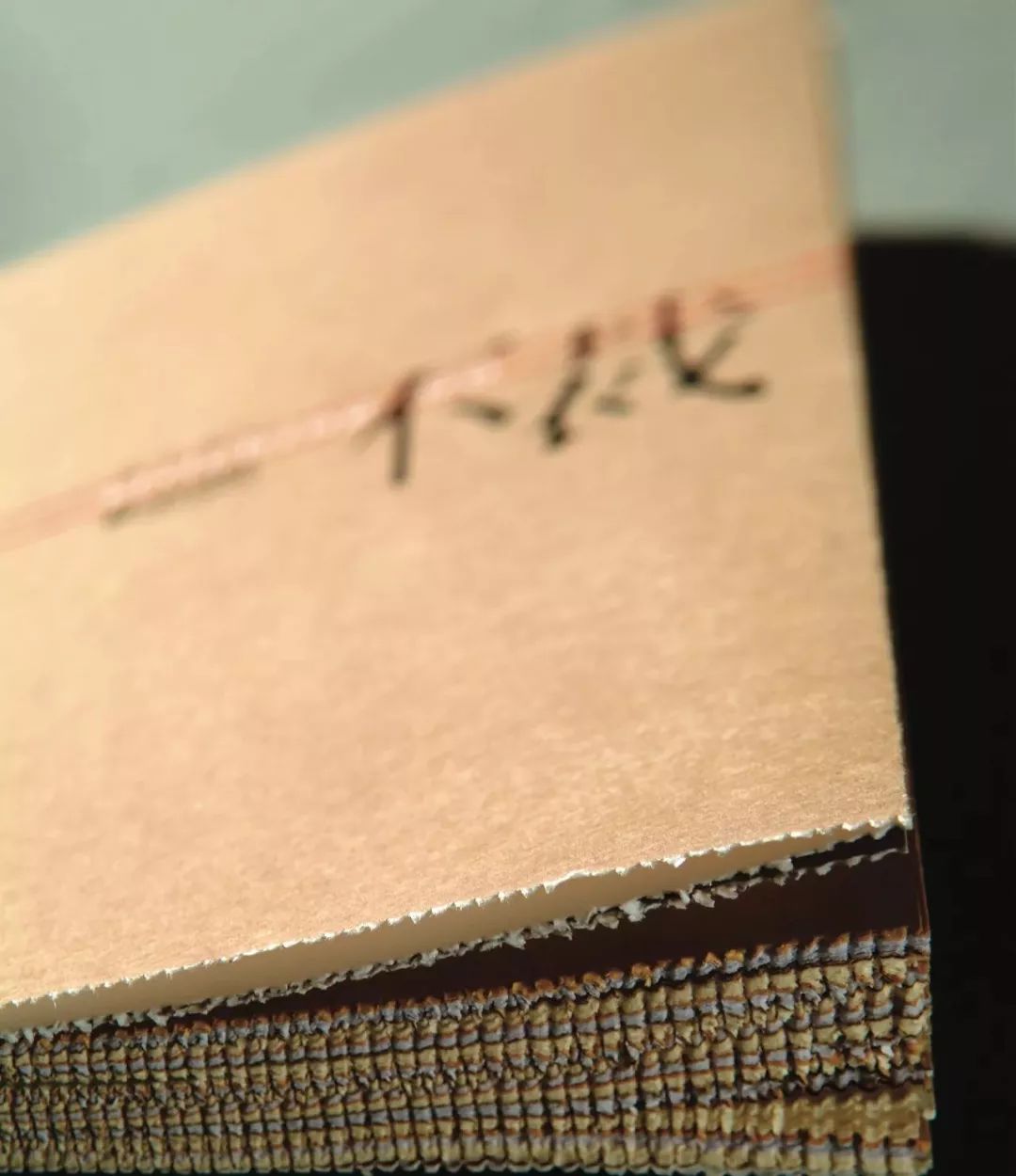 七月念“雀”，意思是七月像小鸟一样飞走了