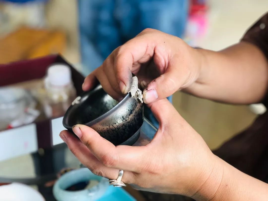 一种穿针引线的小妙招,穿针引线有什么好办法