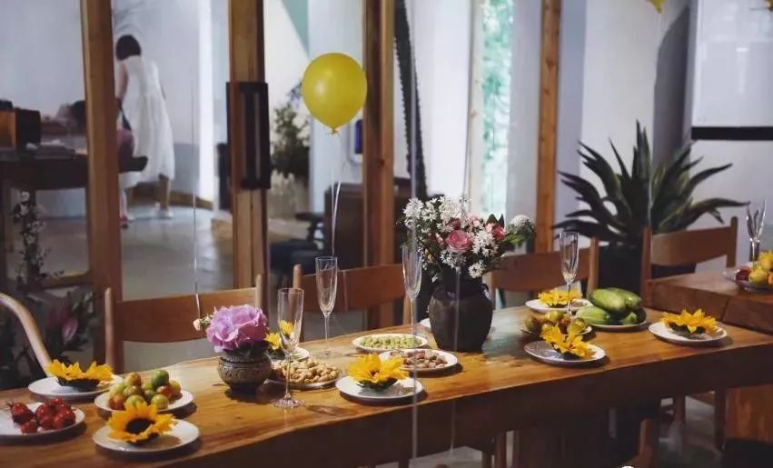 农村80后小两口,80后夫妻住进深山