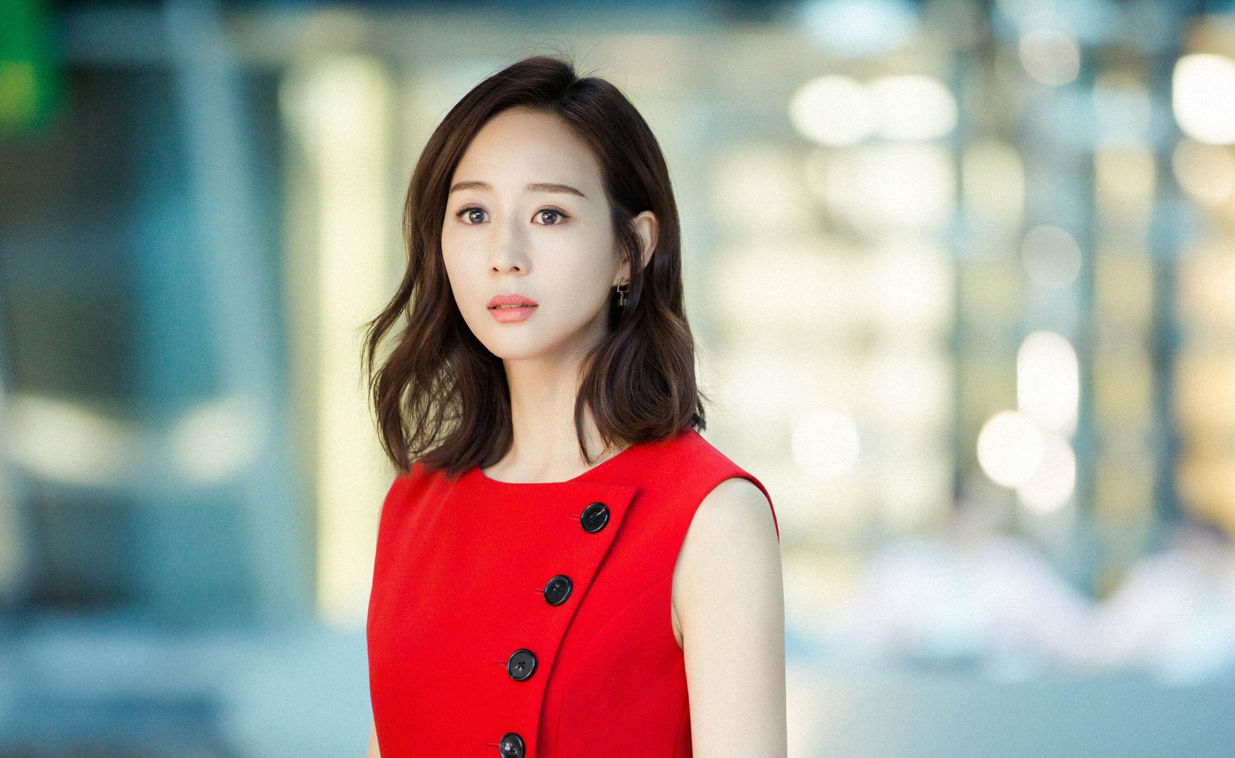 又是上班不化妆的一天,又是学习化妆的一天