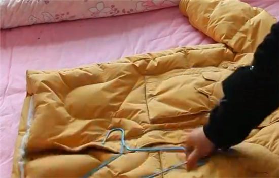 如何让水洗的羽绒迅速蓬松,羽绒服水洗了成坨怎么蓬松