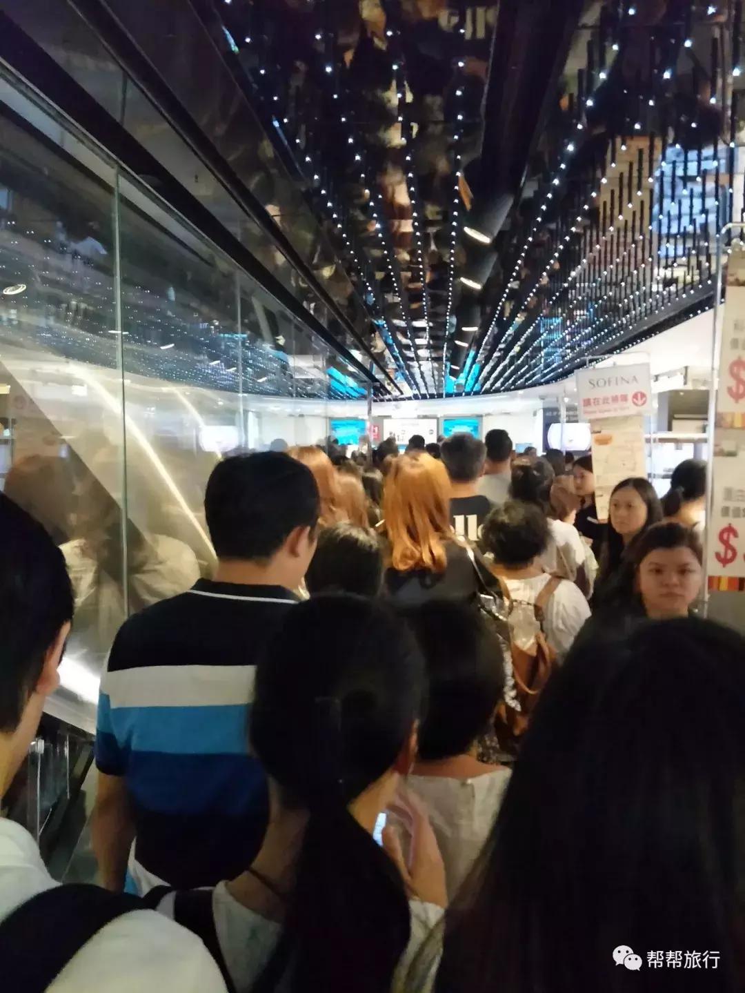 双11商战升级，这是和某宝抢客的节奏？香港也在开启买买买的节日