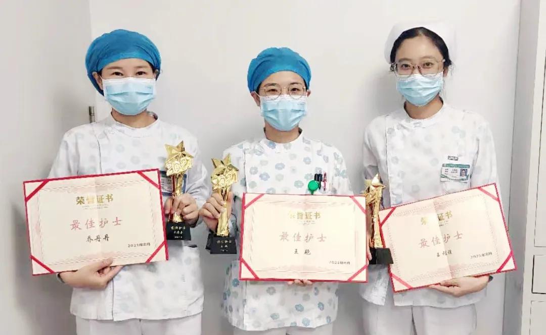 送给医护人员的奖励,患者家属给医护人员送锦旗