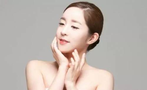 瘦脸小妙招三天瘦成巴掌脸,明星瘦脸秘籍你也可以是巴掌脸