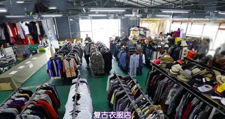 年轻时李小龙,年轻小伙模仿李小龙