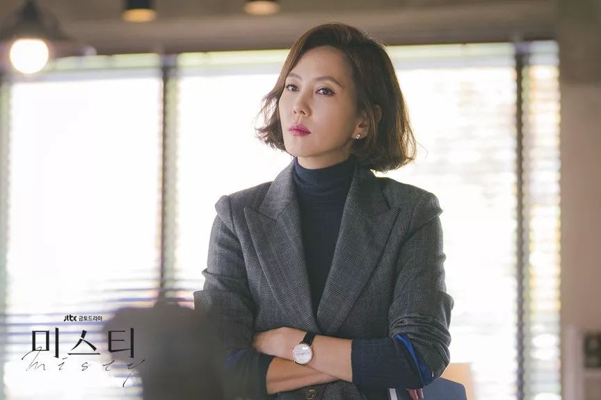 通勤怎么穿才好看,春季通勤怎么穿气质出众呢