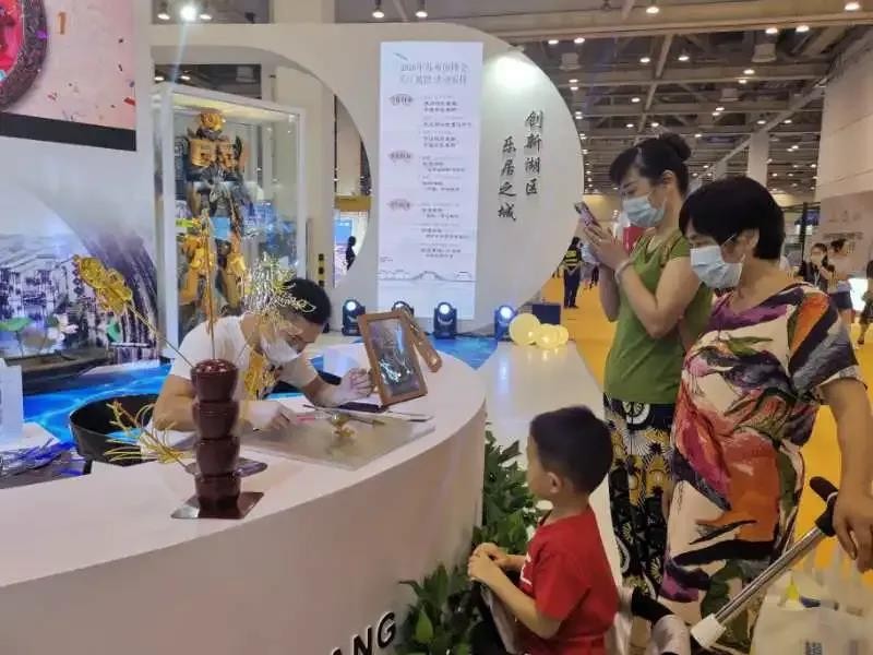 打卡苏州创博会吴江展馆,体验数字人民币创新消费