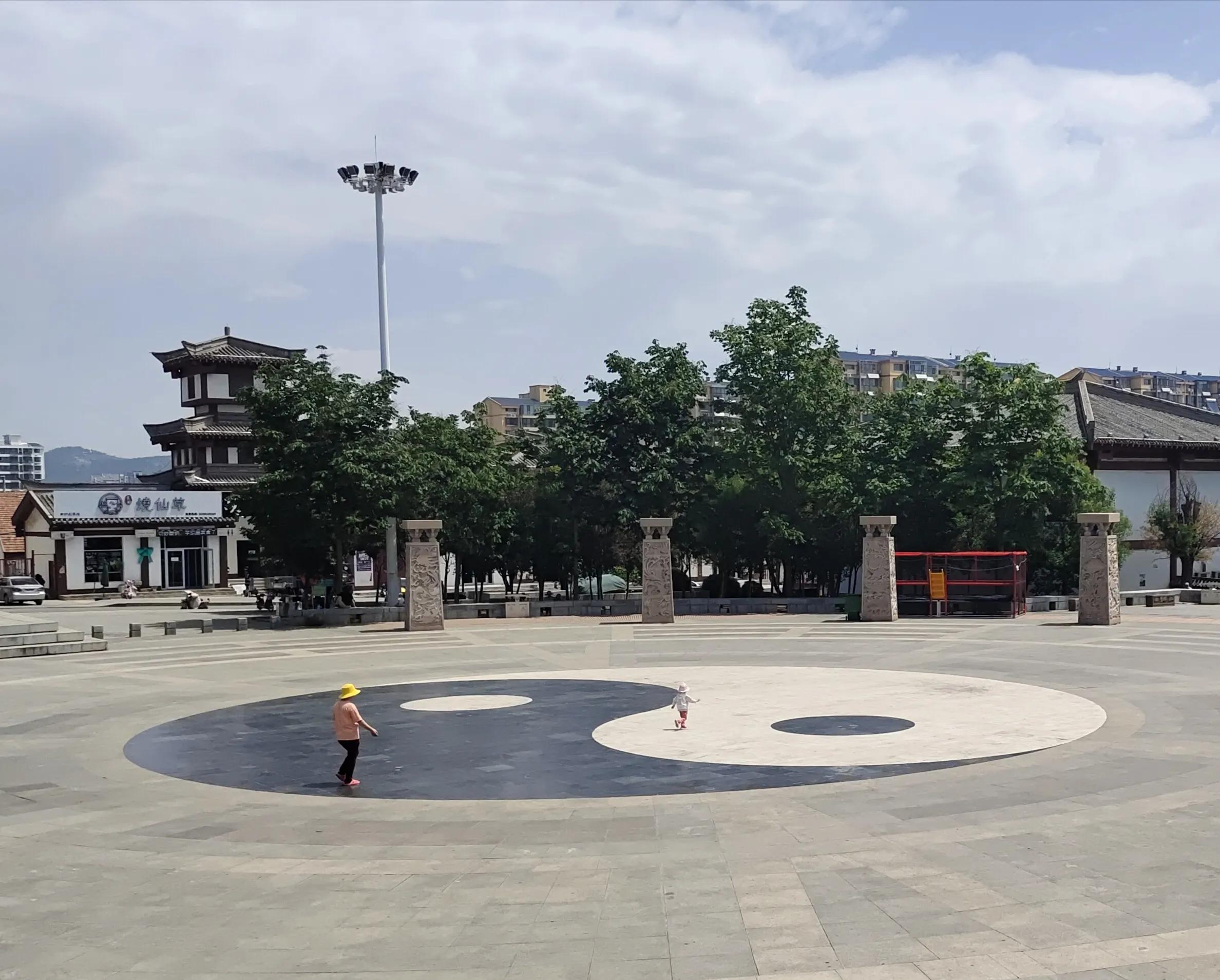 沂南县卧龙山公园风景,沂南县诸葛亮故里纪念馆