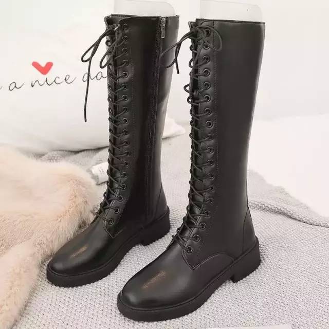 不是我炫耀，下图的过膝长靴！给我十双雪地靴都不换，高贵又迷人