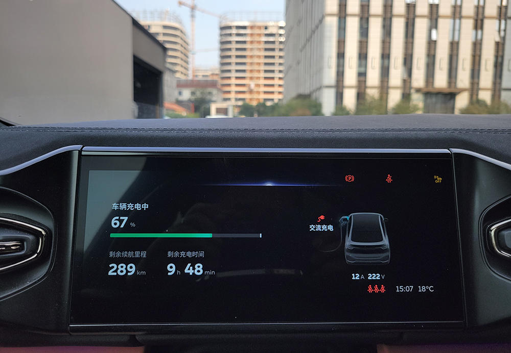 公牛随身充电枪和特斯拉充电桩,电动车便携式充电枪推荐