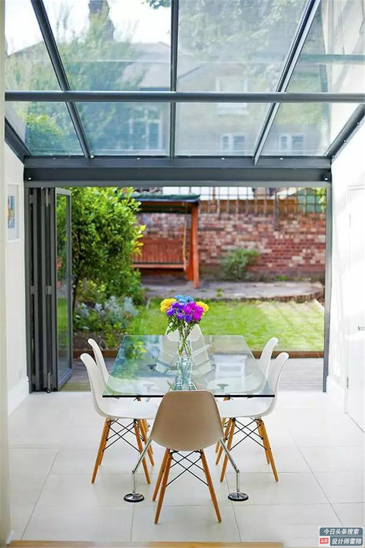 屋顶花园那么好看，下雨了该咋办？别担心，庭院设计师告诉您