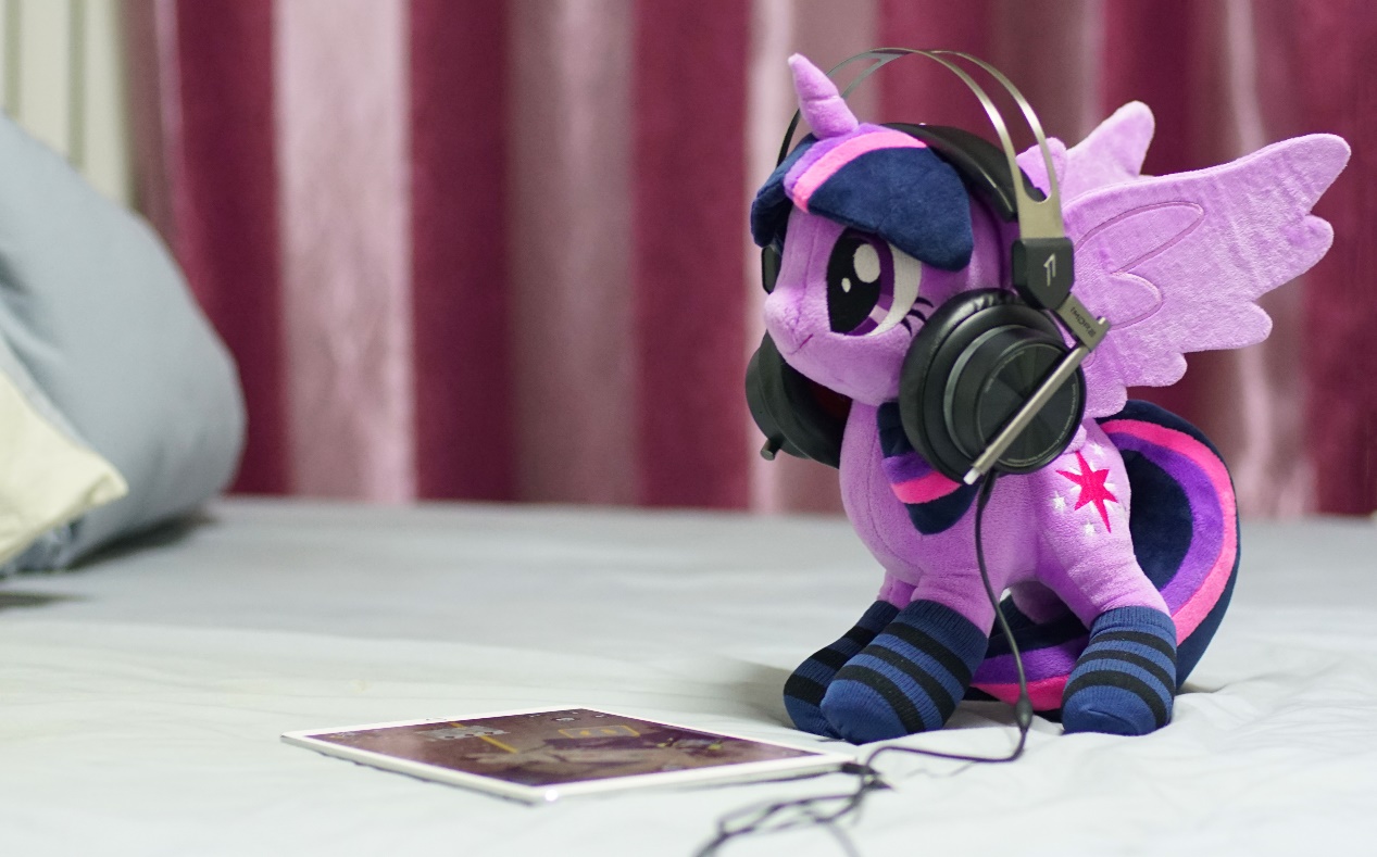 万魔电竞头戴耳机评测,技术不够装备来凑