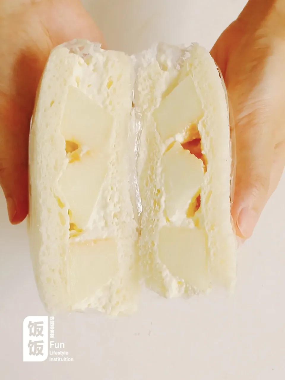 甜苦瓜迷你吐司酥香柔软的口感,西瓜吐司菠萝吐司哈密瓜吐司