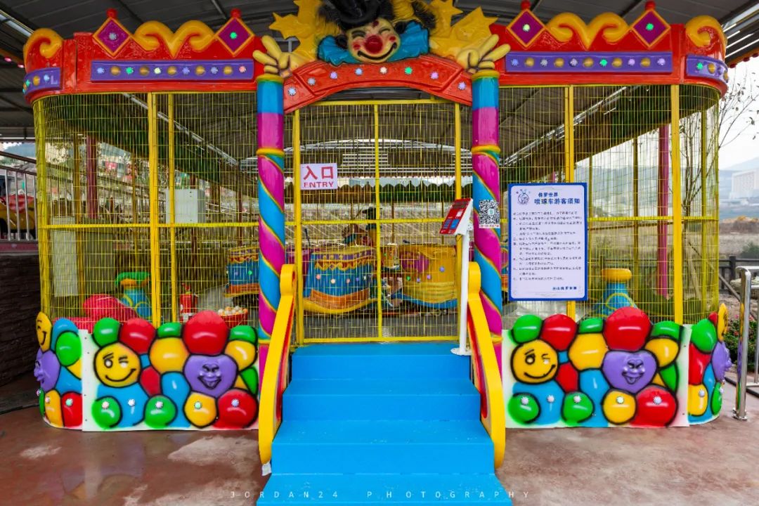 春节假期好去处，打卡巫山“悬崖”上的游乐场「图文、视频」