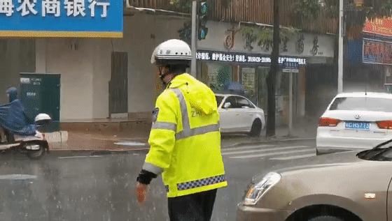台风玲玲新路径,珠海台风消息最新预报直播