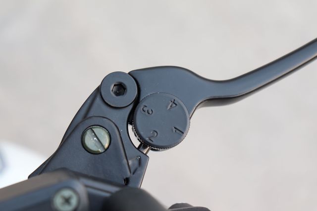 贝纳利小迅龙150s自己保养,贝纳利小迅龙150s适合180的人骑吗