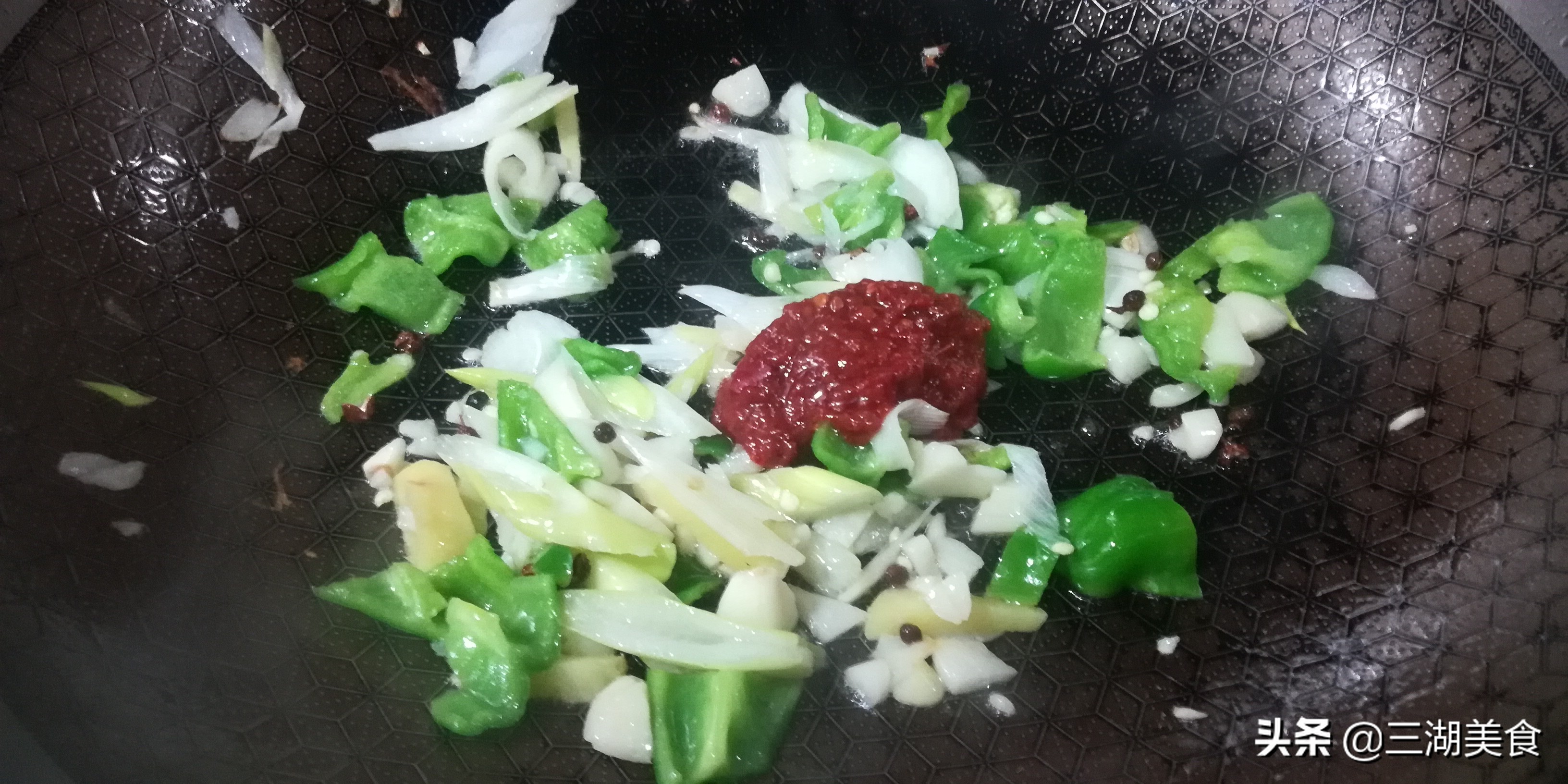 鸭肉炒青豆正宗做法,青豆炒鸭肉做法