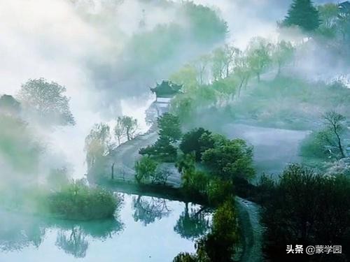 叠字联名联欣赏:　看山山已峻,望水水乃清