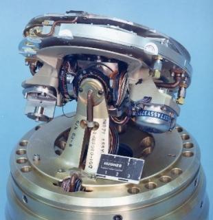 导弹精准击中敌方目标原理,导弹击中移动目标