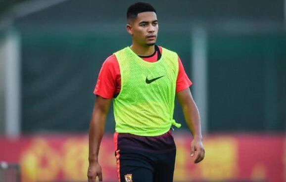 布朗宁可以加入国足吗,国足2026年世界杯会有艾菲尔丁吗