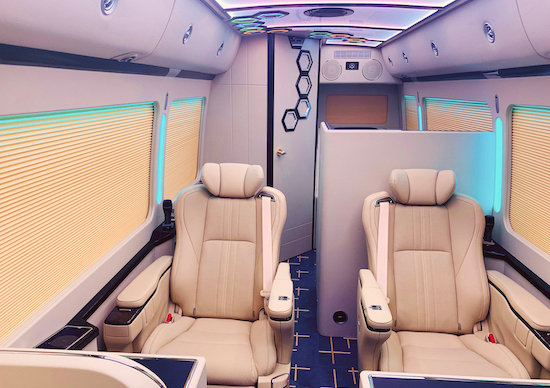 豪华丰田考斯特中巴,2020超豪华考斯特商务车图片