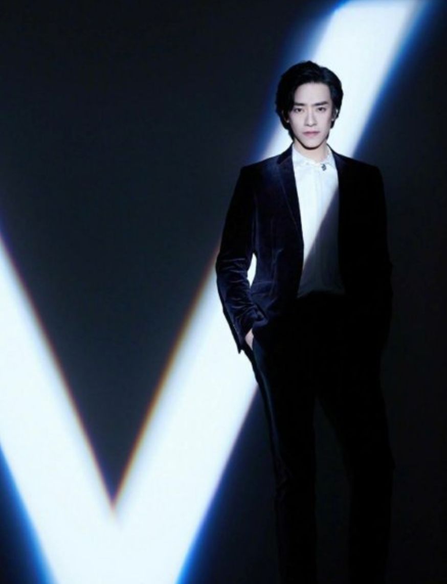 一开始我以为爱上了实力派,没想到他们还全是梗王