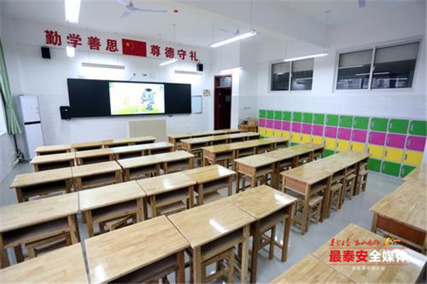 学校独特的文化氛围和人文气息,学校教育环境和氛围