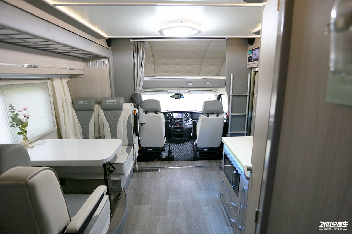 最新国产依维柯欧胜四驱房车,依维柯欧胜6.5吨悬挂