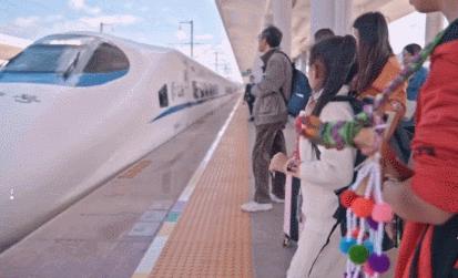 9岁卖猪肉女孩自学芭蕾舞,9岁女孩在猪肉店跳芭蕾现状