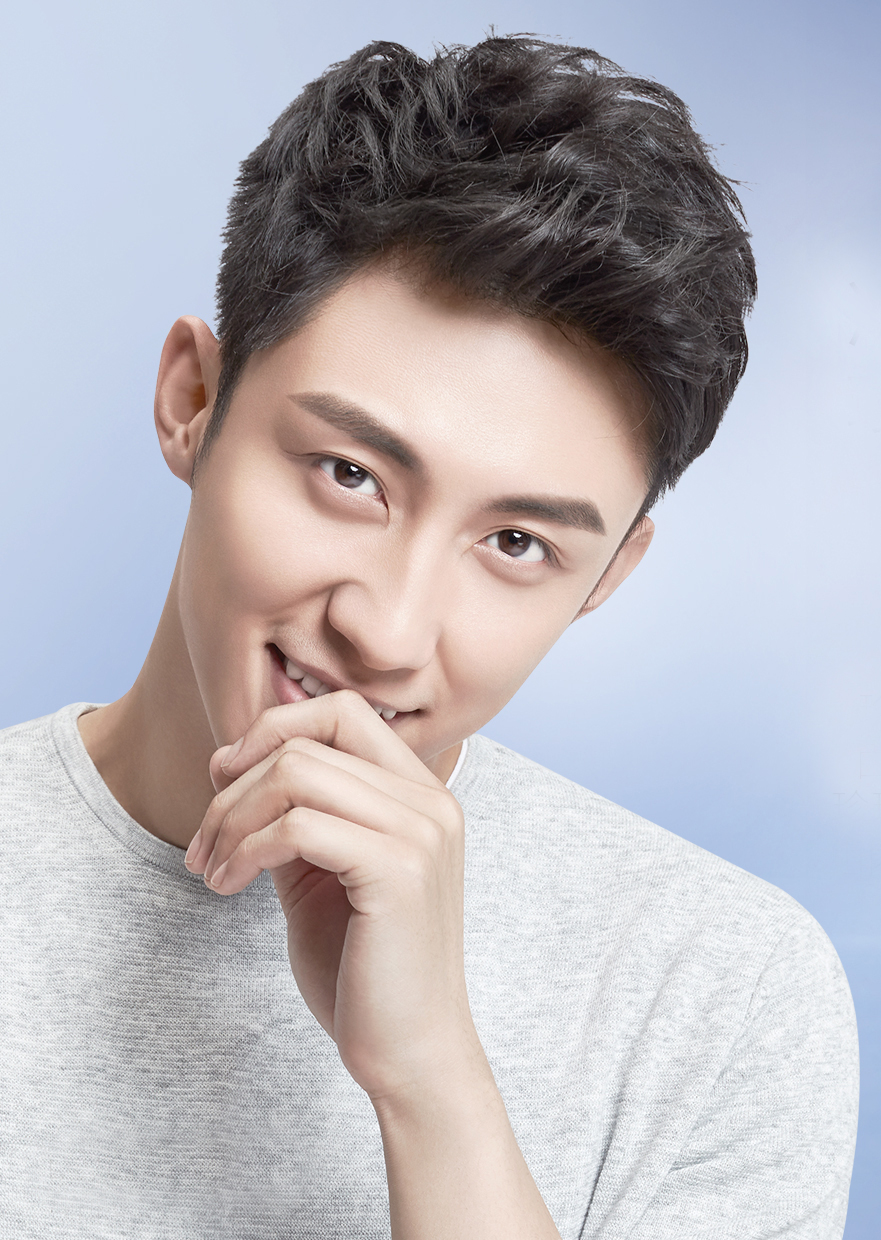 黄景瑜fila,黄景瑜运动风穿搭